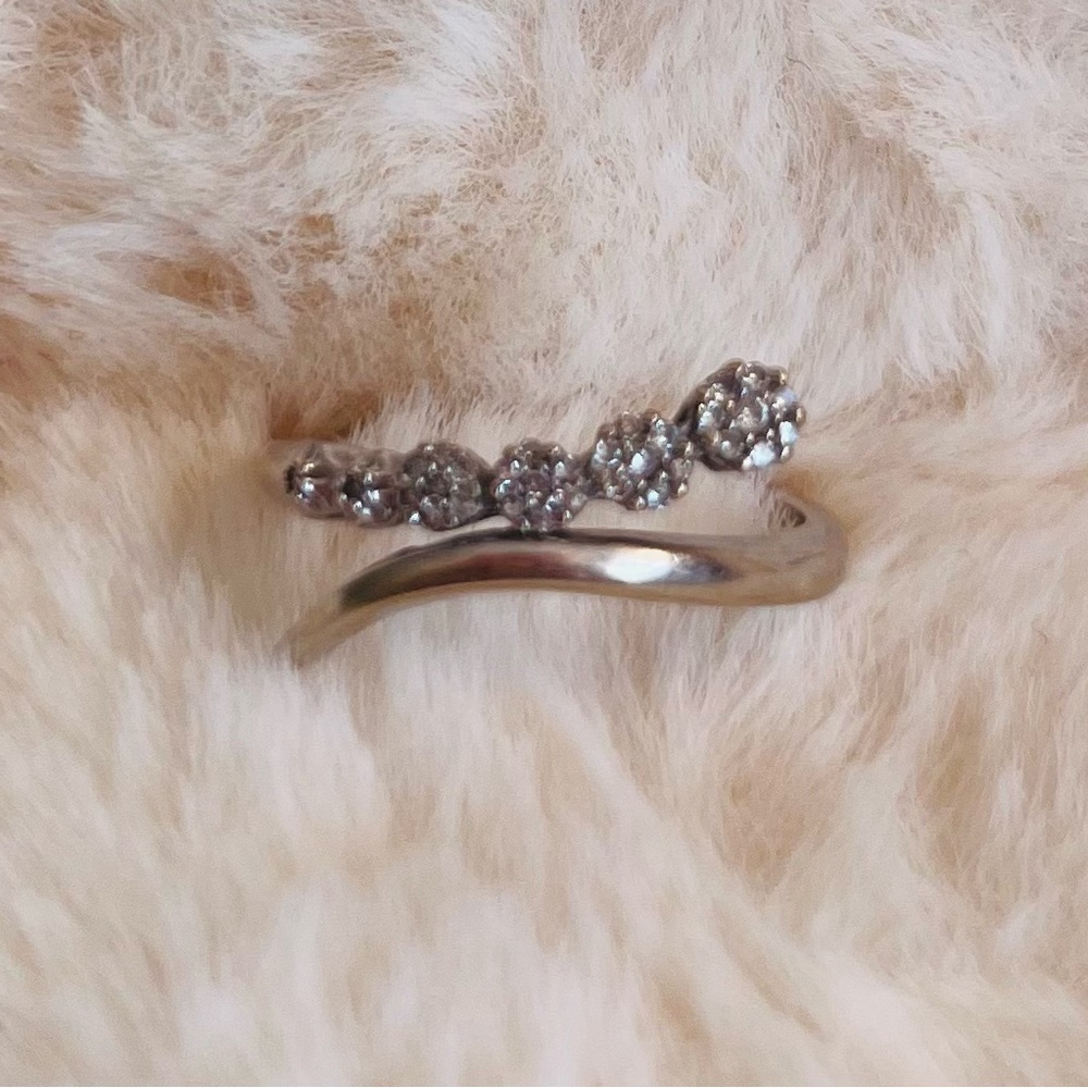 10k white gold with diamonds Women's Ring